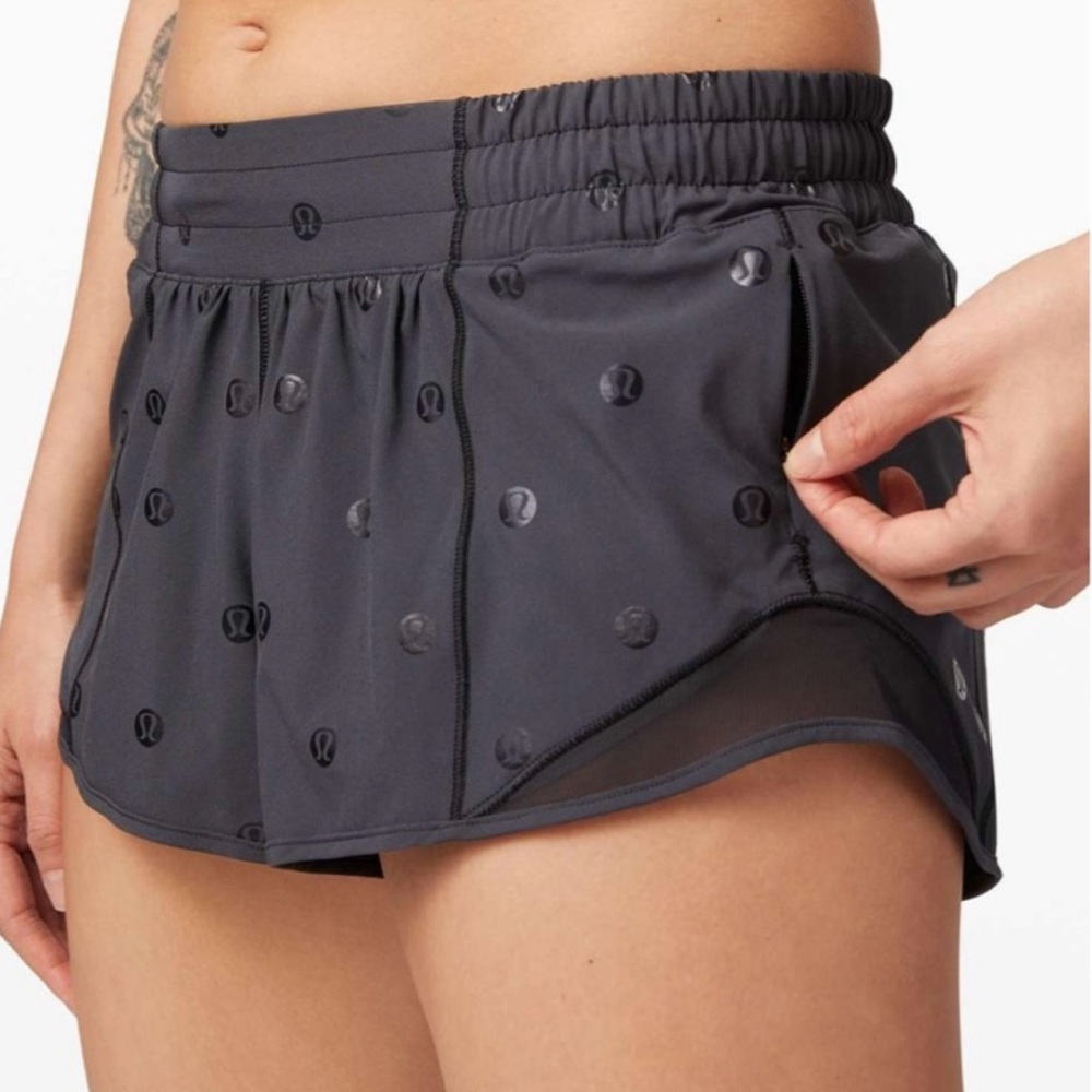 lululemon Women's limited edition hotty hot short 2.5, size 4